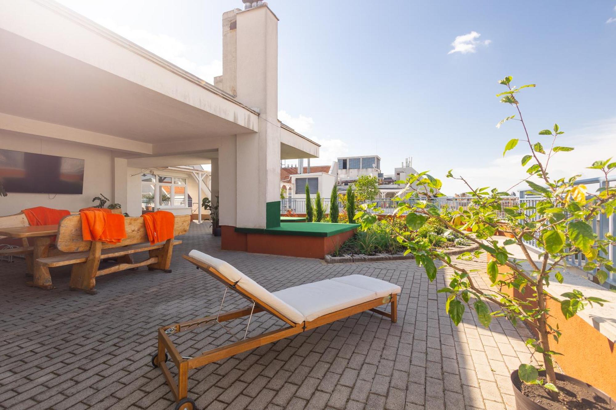 Rooftop City Residence With Deep Garage Budapeste Exterior foto