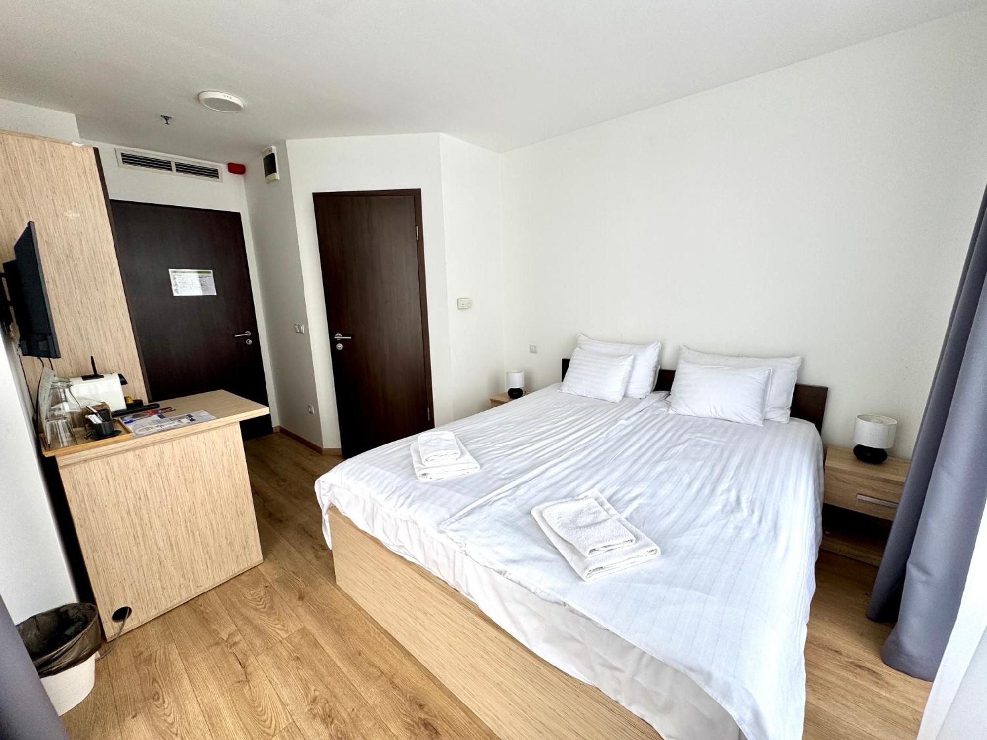 Rooftop City Residence With Deep Garage Budapeste Quarto foto